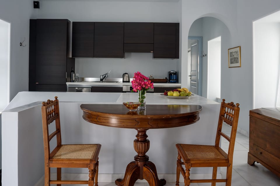 Executive Apartment | Private kitchen | Fridge, espresso maker, coffee/tea maker, electric kettle