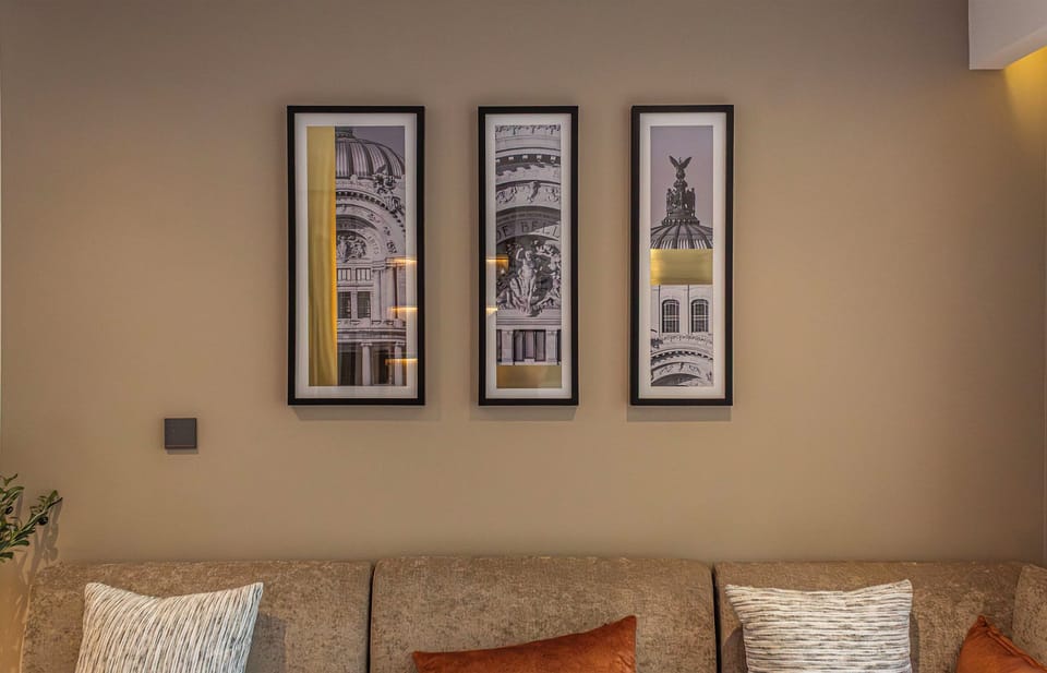 Standard Suite | Desk, laptop workspace, free WiFi, bed sheets
