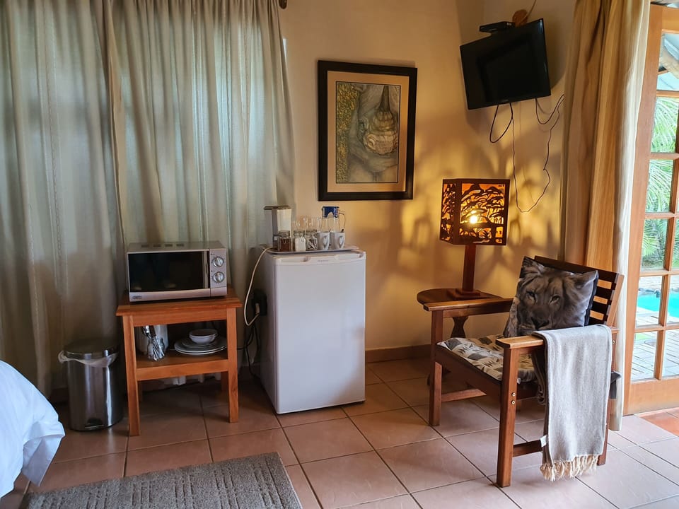 Double Room with Pool view | Premium bedding, WiFi (free), bed sheets