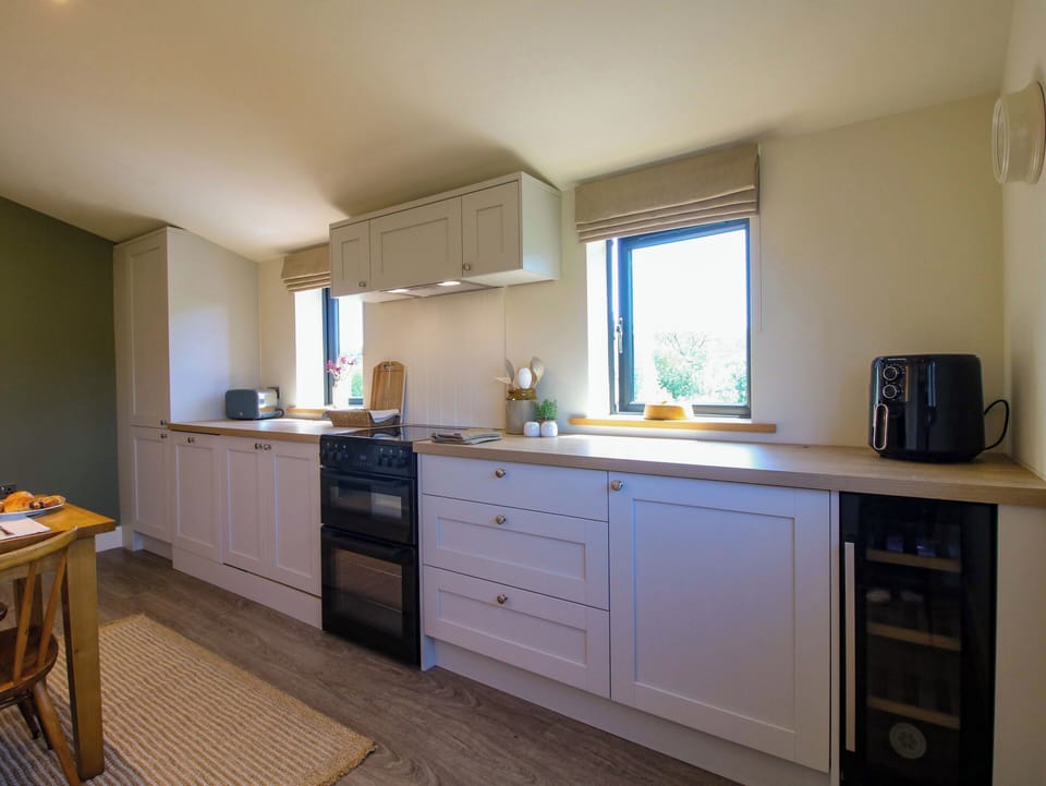 Dishwasher, cookware/dishes/utensils