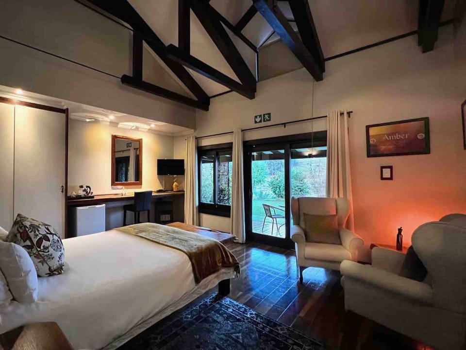 Luxury Double Room | Premium bedding, individually decorated, individually furnished, desk