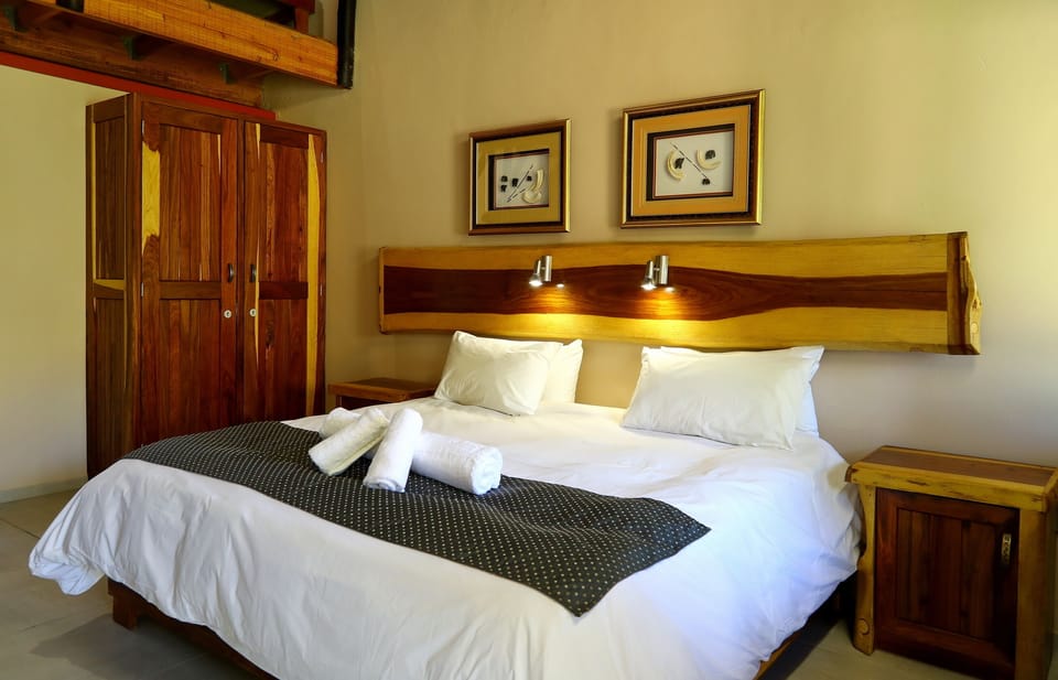 Standard Room (4 Sleeper) | Desk, WiFi (free), bed sheets