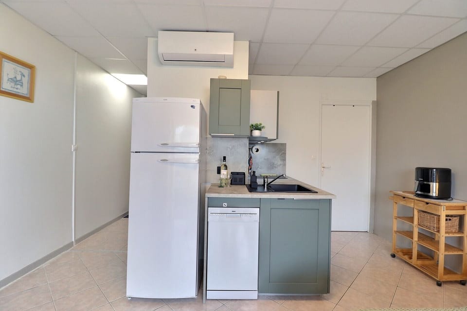 Classic Studio, Partial Sea View | Private kitchen | Espresso maker, coffee/tea maker, electric kettle
