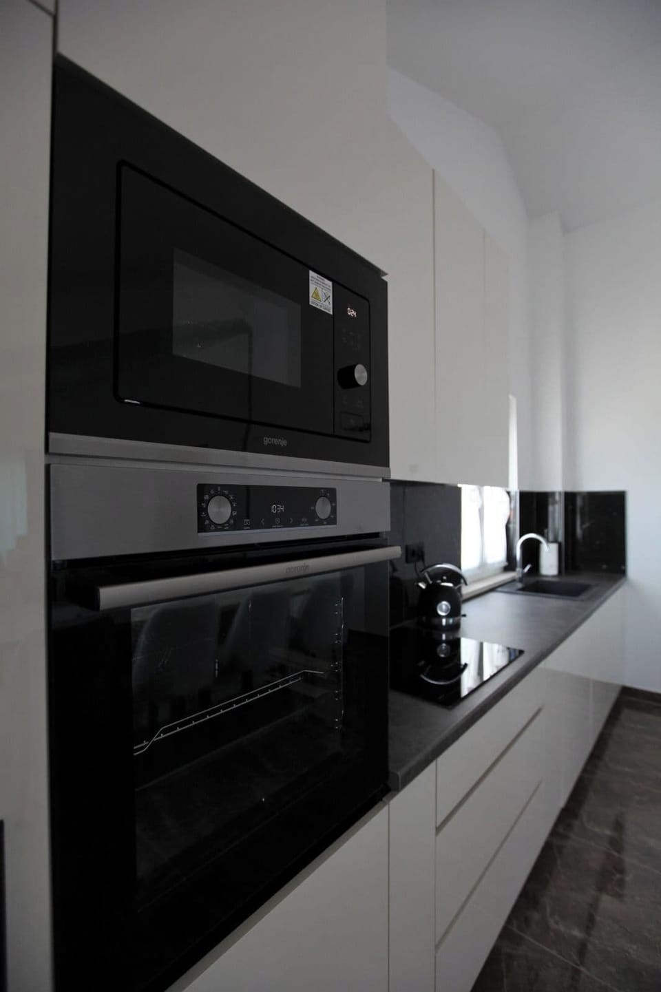 Luxury Apartment, 3 Bedrooms, Air conditioning, Sea View | Private kitchen