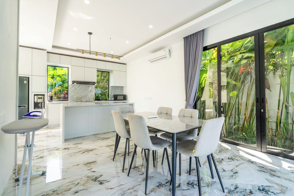 Luxury Villa | Dining