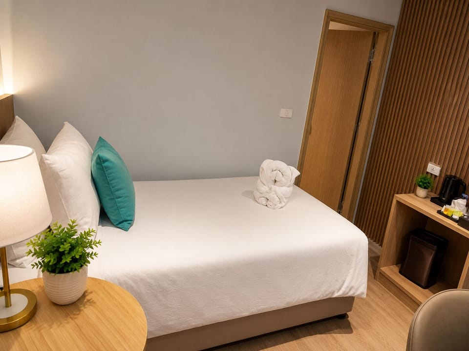 Superior Single Room, Balcony | In-room safe, desk, laptop workspace, free WiFi