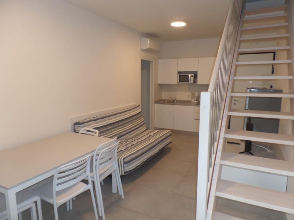 Apartment, 2 Bedrooms, Terrace | Interior