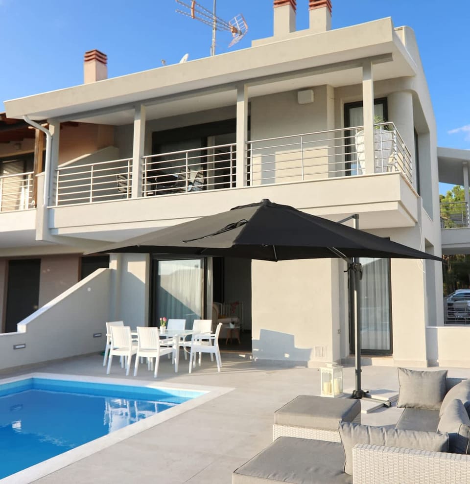 House | 4 bedrooms, desk
