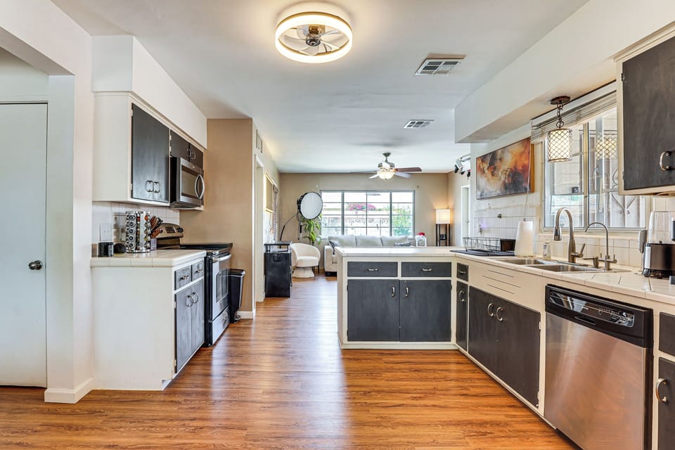 House (3 Bedrooms) | Interior