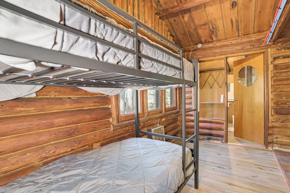 Hike, Fish & Unwind: Riverfront Vanderbilt Cabin Cottage in Michigan