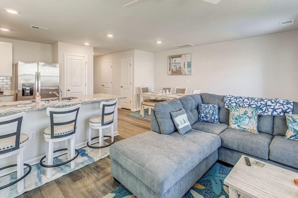 Apartment (3 Bedrooms) | Front of property