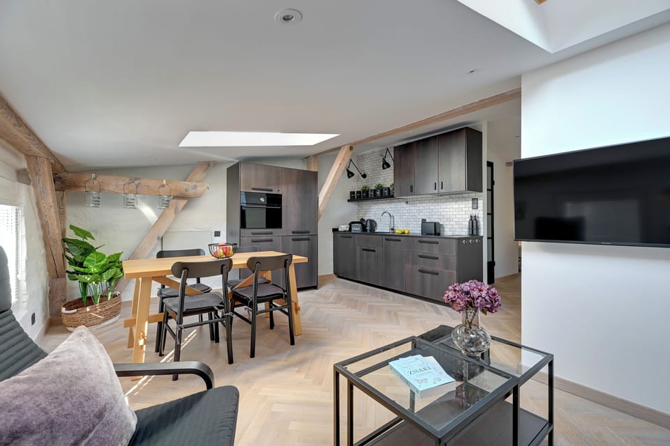 Standard Apartment, Air conditioning | Private kitchenette | Coffee/tea maker, electric kettle, toaster, highchair