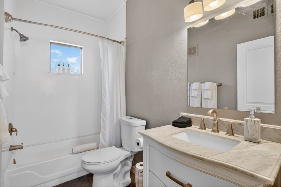 Scottsdale Basecamp With Prime Golf Access 2 Bedroom Condo Apartment in Kierland