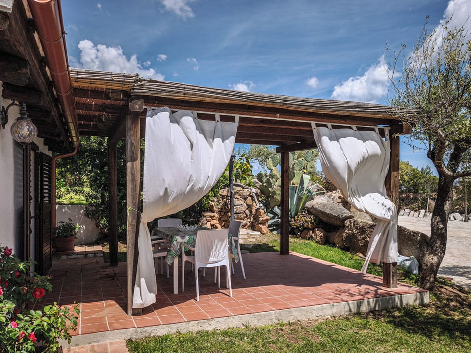Studio, Patio, Garden View | Outdoor dining