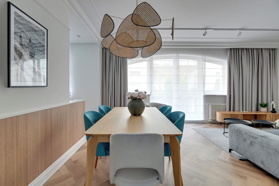 Deluxe Apartment, Balcony, Courtyard View | Dining