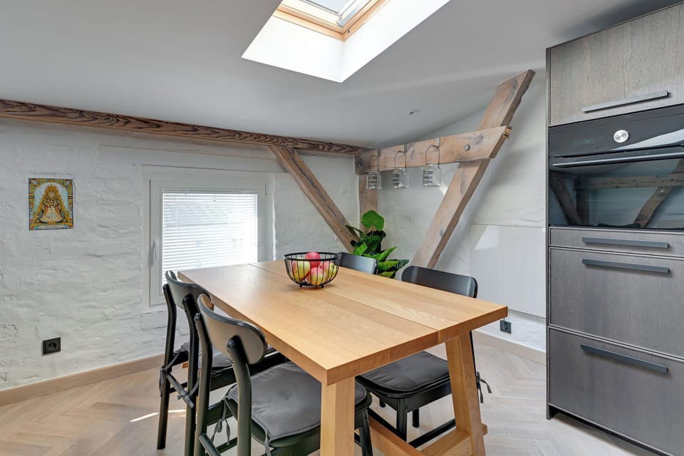 Economy Studio Suite, City View | Dining