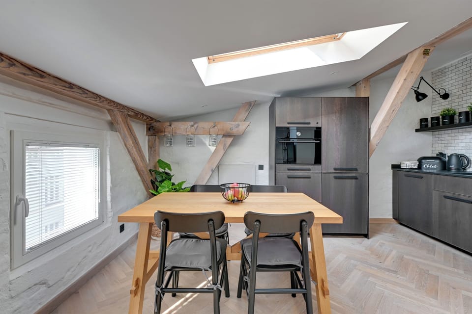 Economy Studio Suite, City View | Dining