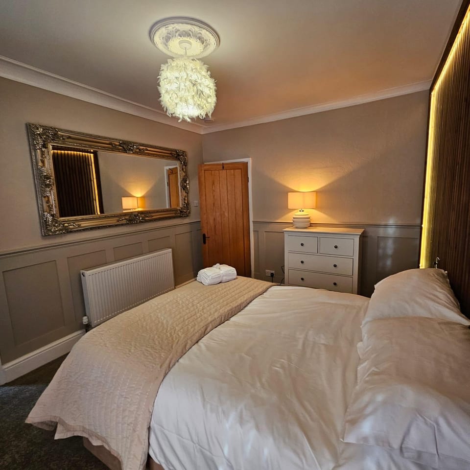 Park View Penthouse Suite Apartment in Southport