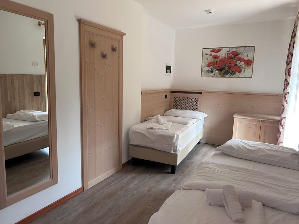Standard Quadruple Room | In-room safe