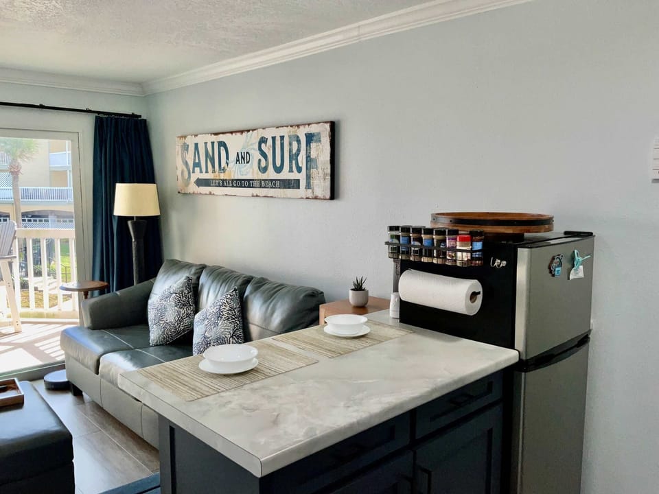 Condo, Multiple Beds (The Jellyfish) | Interior