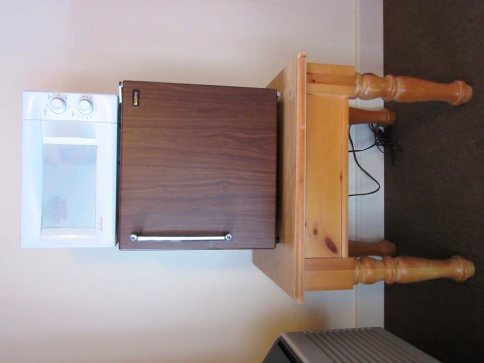 Family Room | Cribs/infant beds, rollaway beds, free WiFi, bed sheets