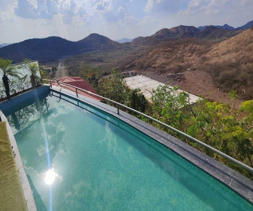 House | Pool