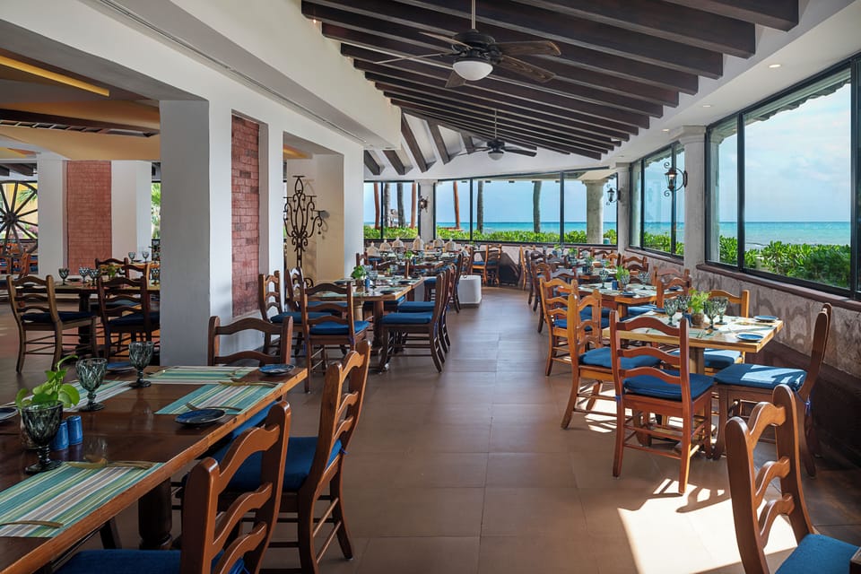 5 restaurants; breakfast, lunch, and dinner served