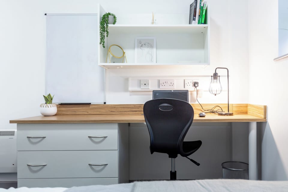 Standard Single Room, Non Smoking | Interior