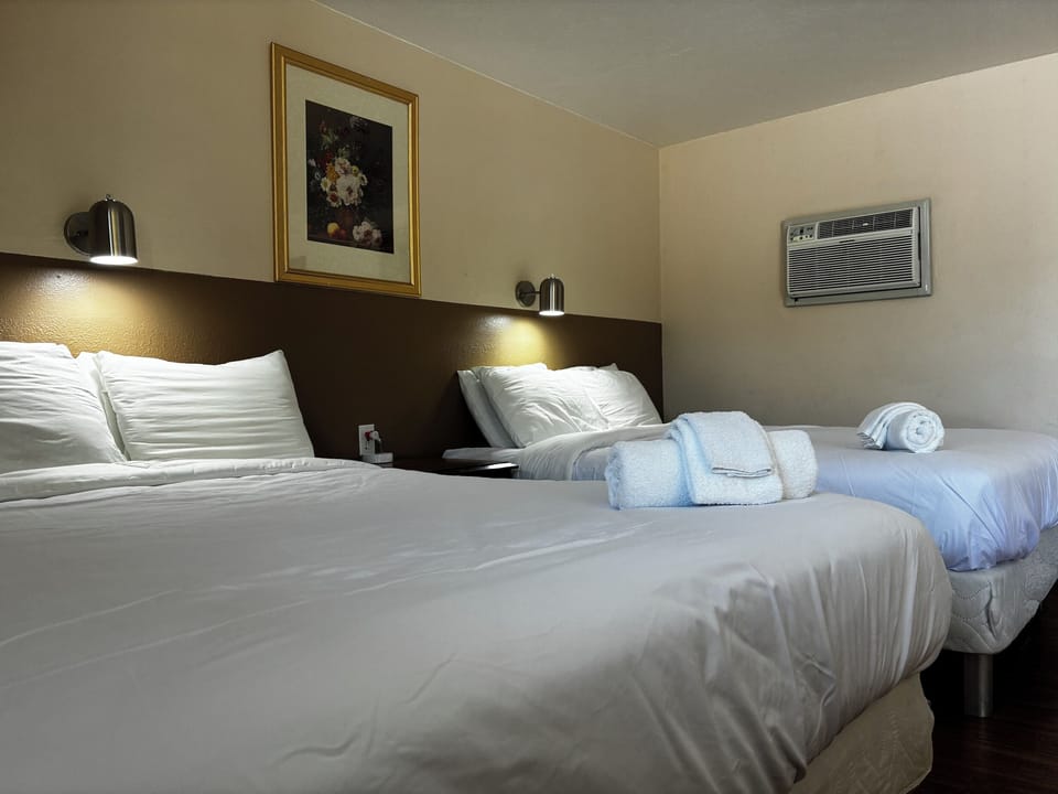 Double Room, 2 Queen Beds, Non Smoking, Pets Allowed | Desk, laptop workspace, free WiFi
