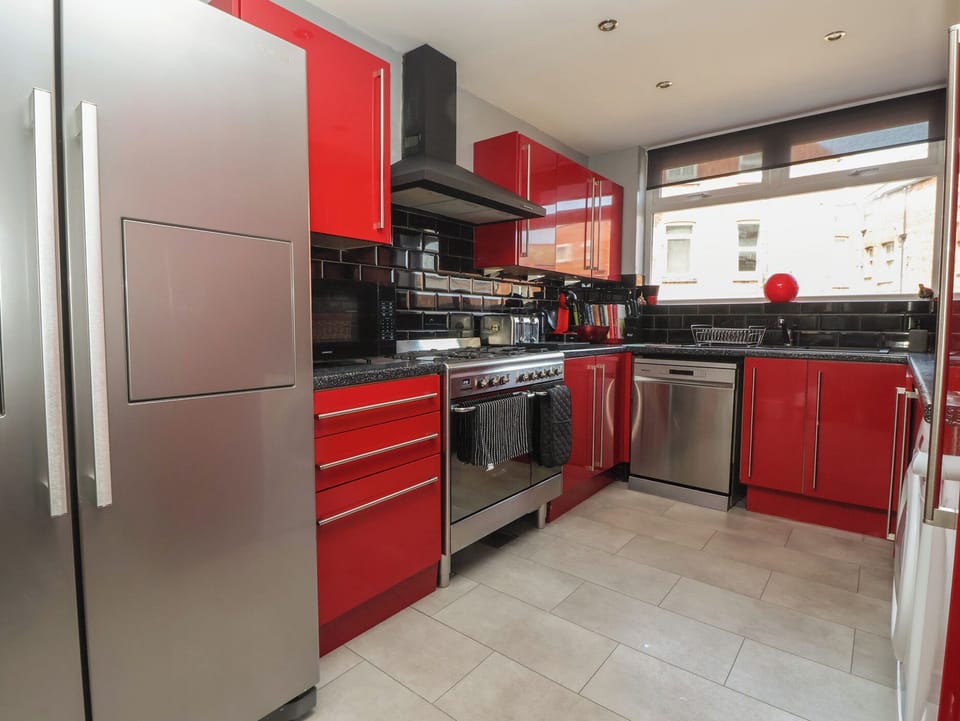 Dishwasher, cookware/dishes/utensils