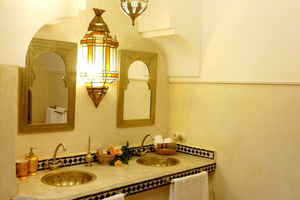 Room (Bab Er Raha) | Bathroom sink