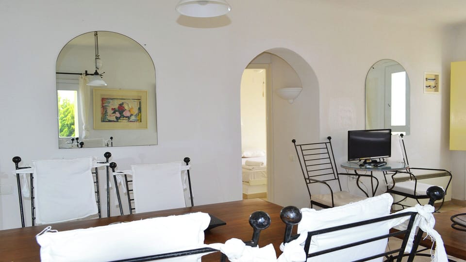 Classic Apartment, Ocean View | Interior