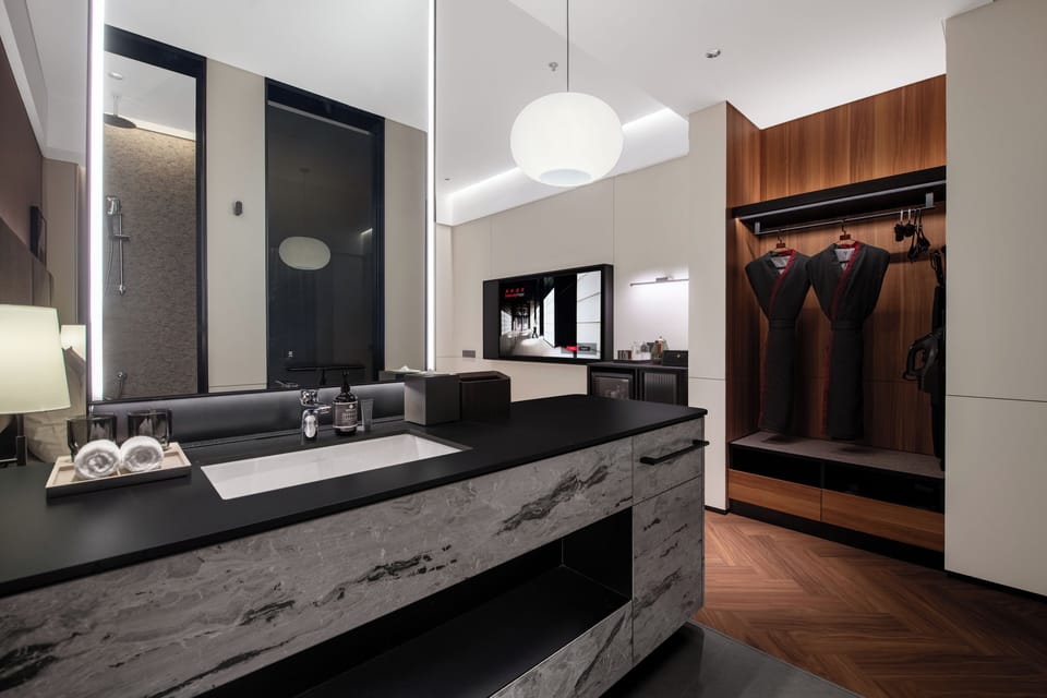 Basic Single Room, City View | Bathroom | Shower, rainfall showerhead, hair dryer, bathrobes