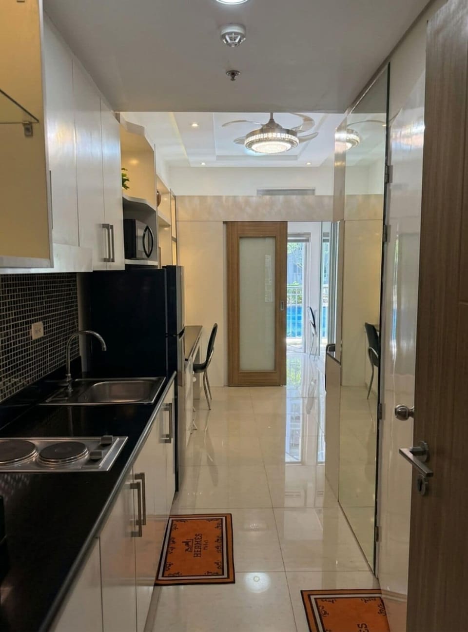 Condo, Balcony, Pool View | Private kitchen
