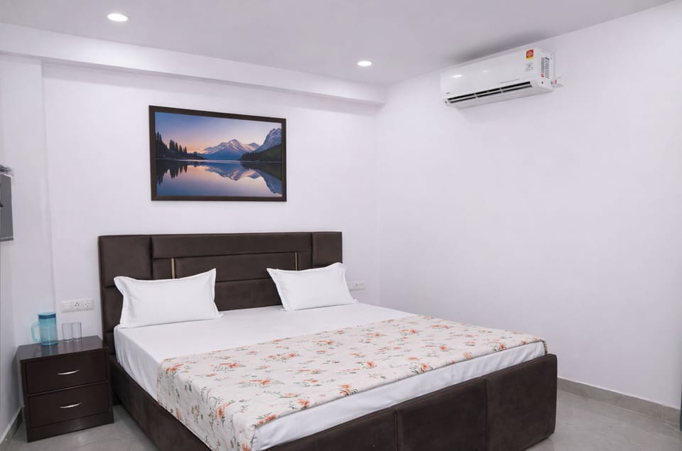 Deluxe Duplex, 1 King Bed | Free WiFi