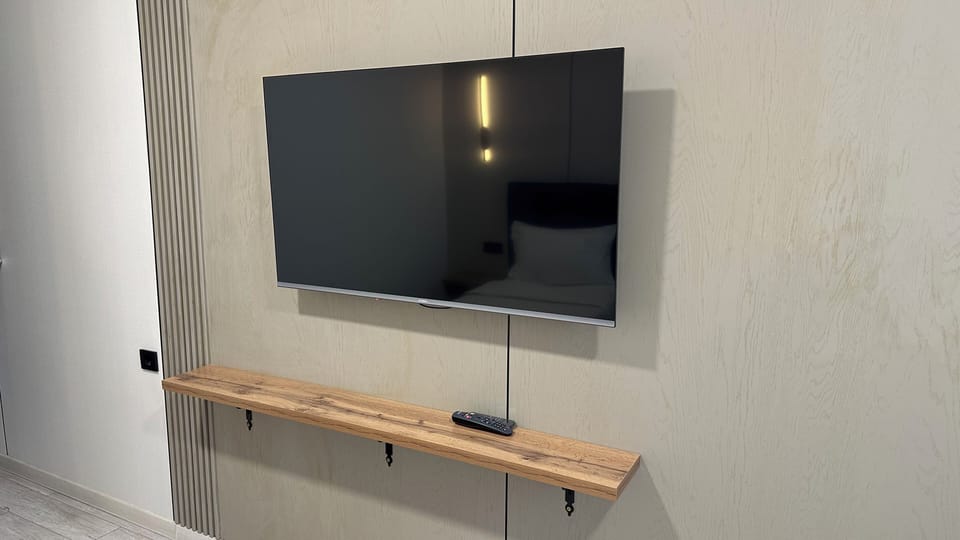 Twin Room | Television