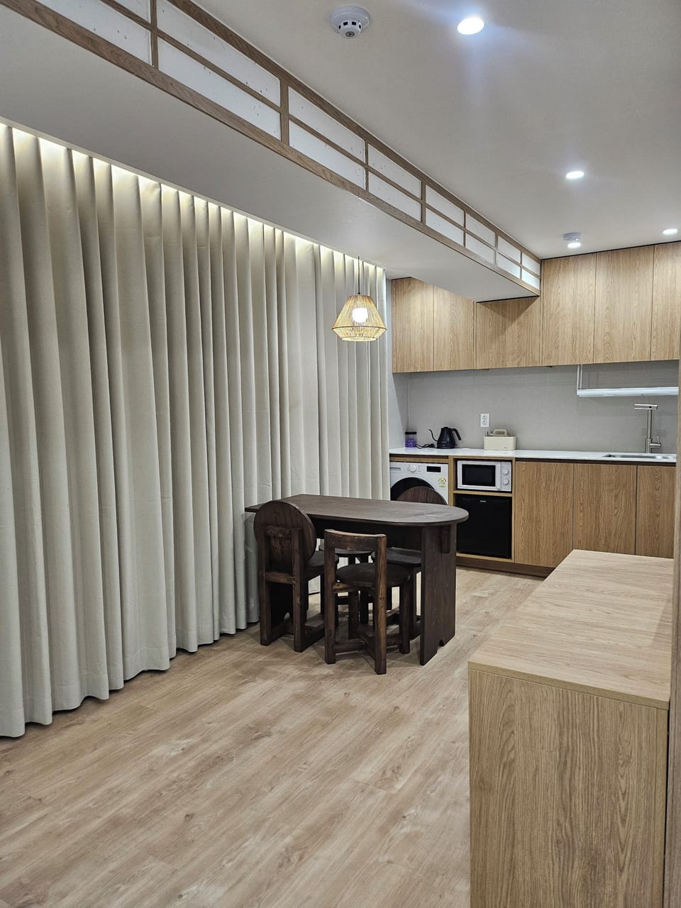 Deluxe Family Room | Interior