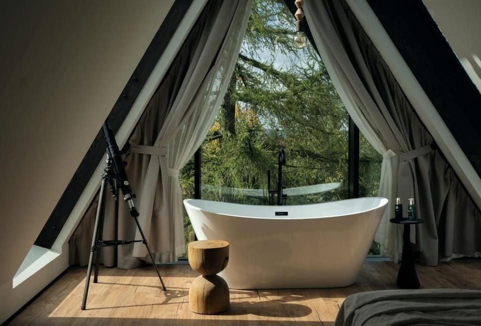 Deluxe Double Room, Mountain View | Bathroom | Designer toiletries, hair dryer, bathrobes, slippers