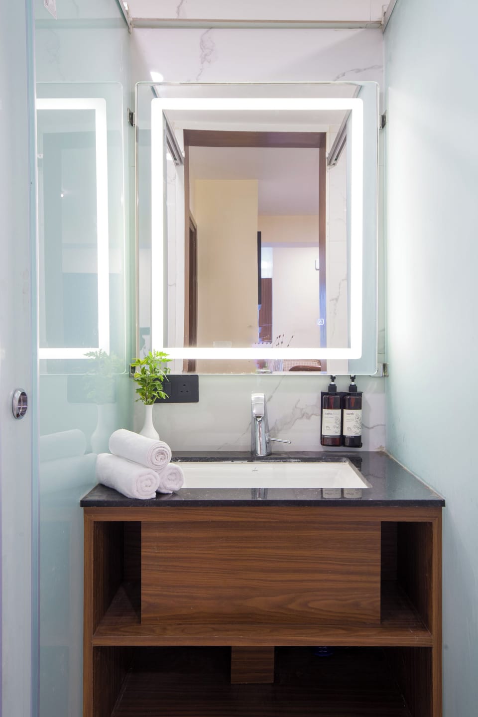 Deluxe Apartment | Bathroom