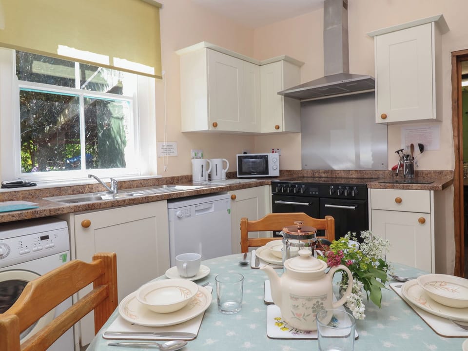 Dishwasher, cookware/dishes/utensils