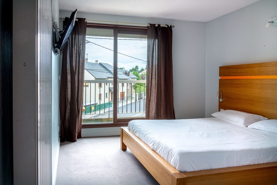 Double Room | Desk, blackout drapes, soundproofing, free WiFi