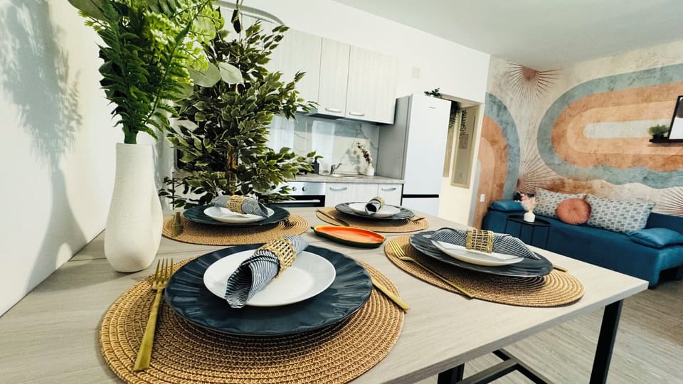Comfort Studio, 1 Double Bed with Sofa bed, Non Smoking | Private kitchen | Full-size fridge, microwave, oven, stovetop