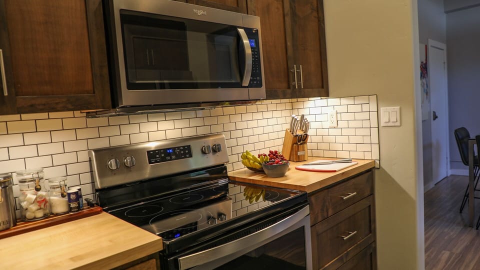 Superior Suite, Ensuite, Garden View (Couryard Suite #1) | Private kitchen
