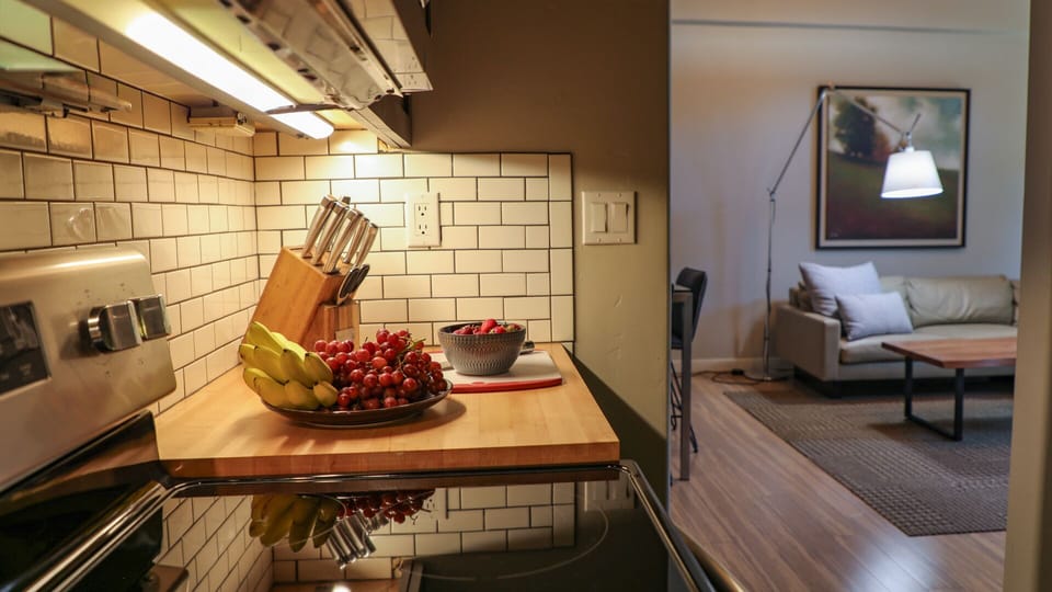 Superior Suite, Ensuite, Garden View (Couryard Suite #1) | Private kitchen
