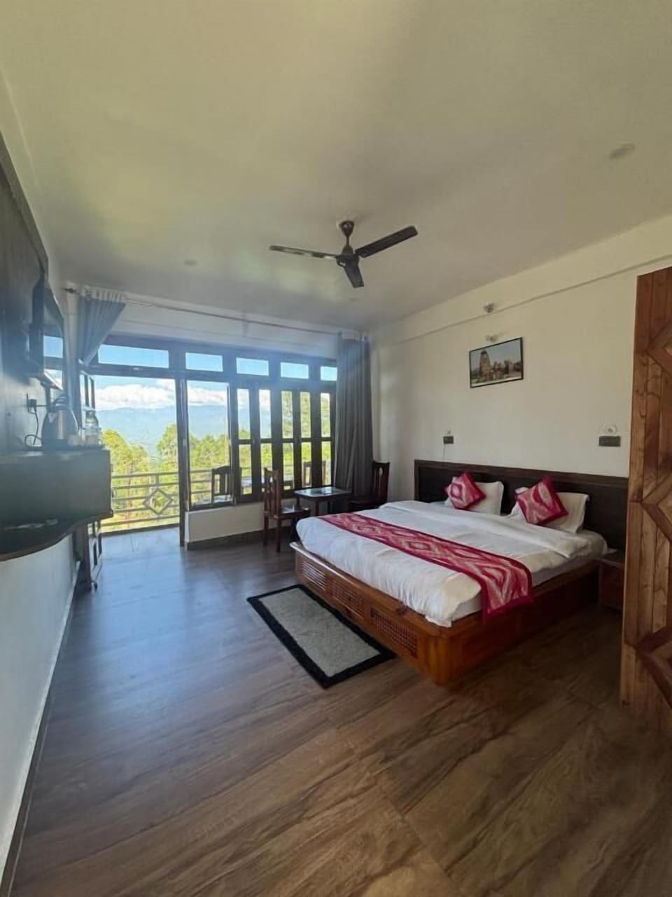 Deluxe Double Room, Garden View | Desk, laptop workspace, free WiFi