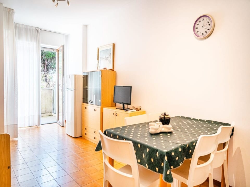 Apartment, 2 Bedrooms, Terrace | Dining room