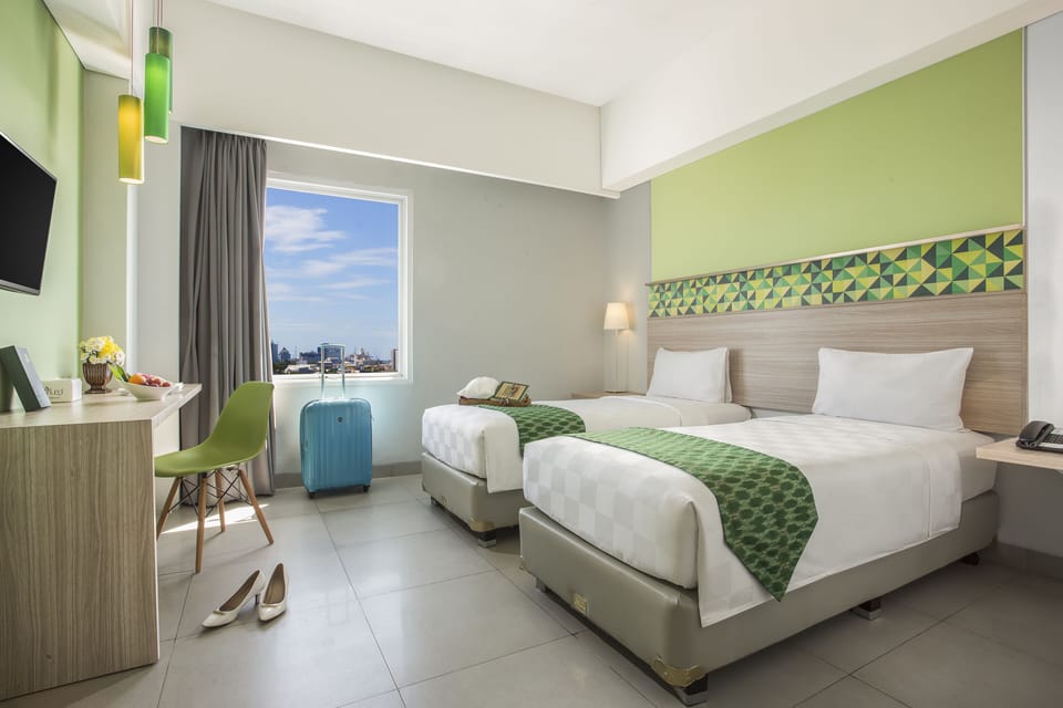 Deluxe Twin Room | In-room safe, desk, WiFi (free), bed sheets