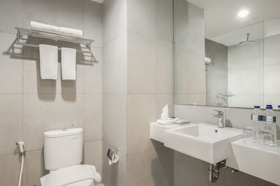 In-room safe, desk, WiFi (free), bed sheets