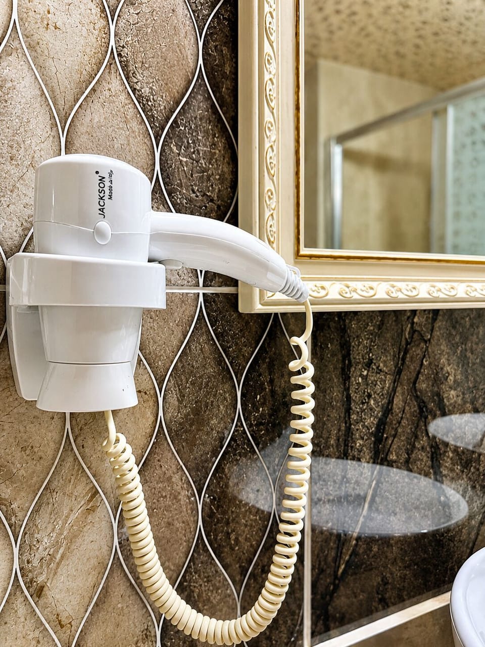 Jacuzzi Deluxe , Non Smoking , Garden View , Room 21 | Bathroom amenities | Hair dryer, towels, soap, shampoo