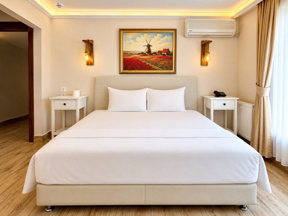 Jacuzzi Deluxe , Non Smoking , Garden View , Room 21 | Free WiFi, bed sheets